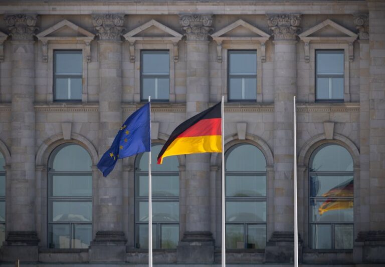 Europäischer Verdienstorden: Parlament ehrt Merkel, Wałęsa, Zelenskyy