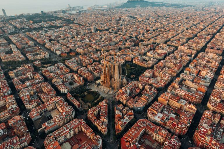 Spaniens Tourismusboom belastet Erschwinglichkeit für Einwohner in Großstädten
