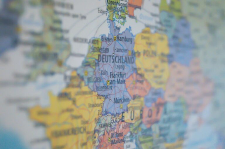 Deutschland 2026: Wachstum halbiert, Inflation steigt auf 2,7 Prozent