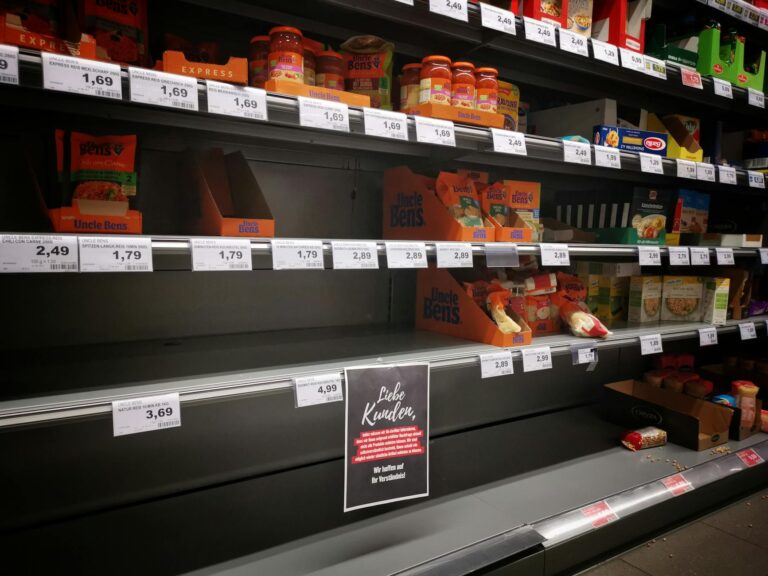Handelskonzerne setzen verstärkt auf Eigenmarken statt teure Markenprodukte